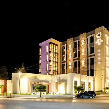 Grand White City Hotel Berat Dış mekan fotoğraf