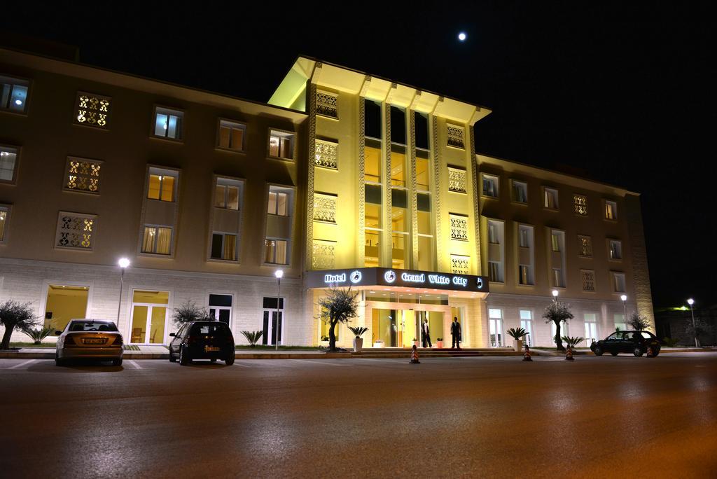 Grand White City Hotel Berat Dış mekan fotoğraf