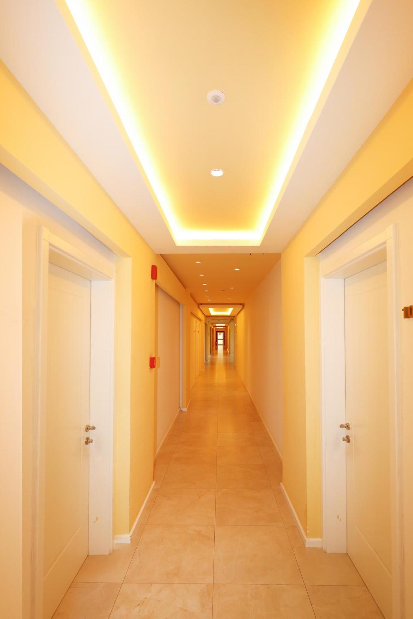 Grand White City Hotel Berat Dış mekan fotoğraf
