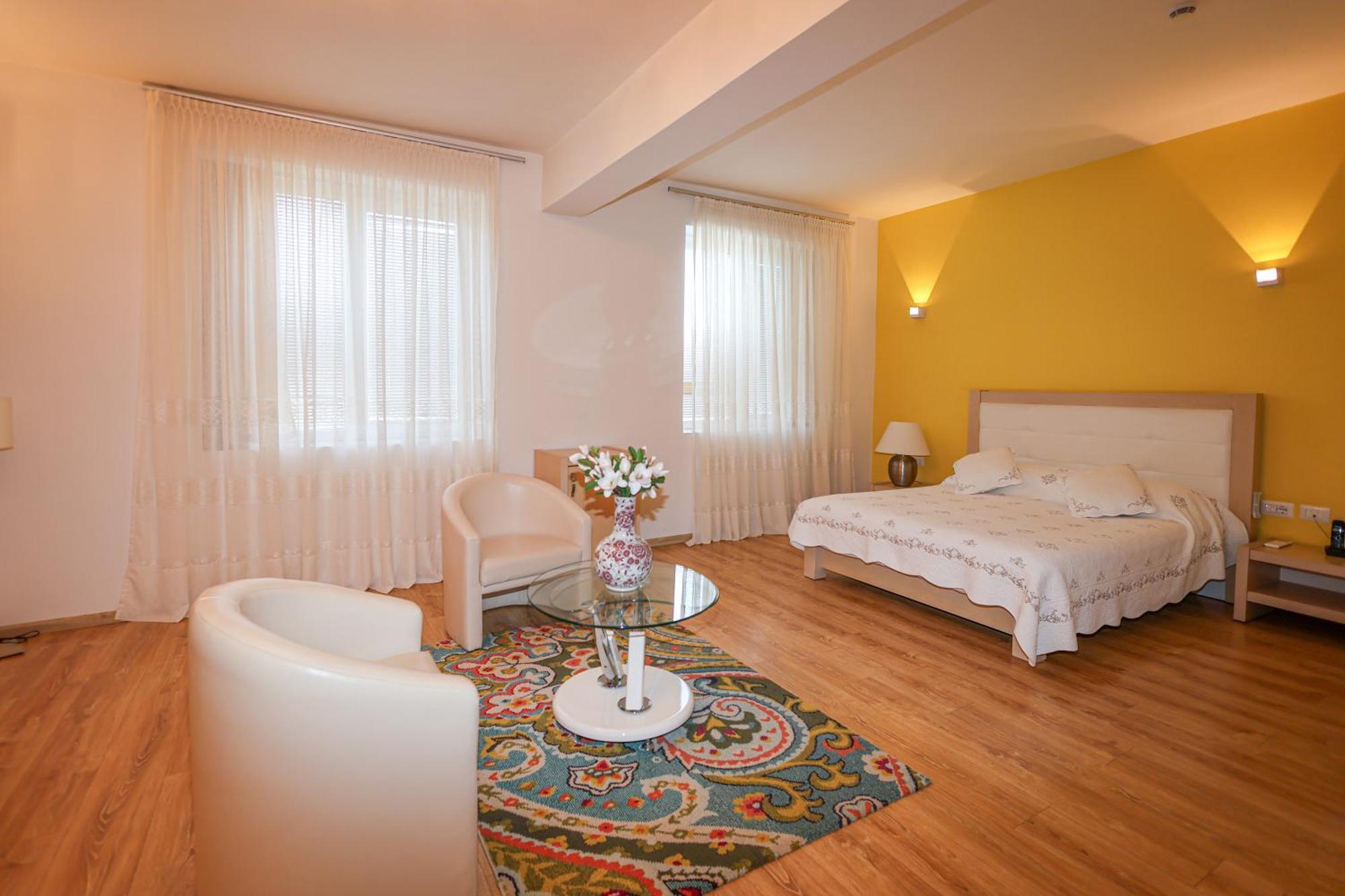 Grand White City Hotel Berat Dış mekan fotoğraf