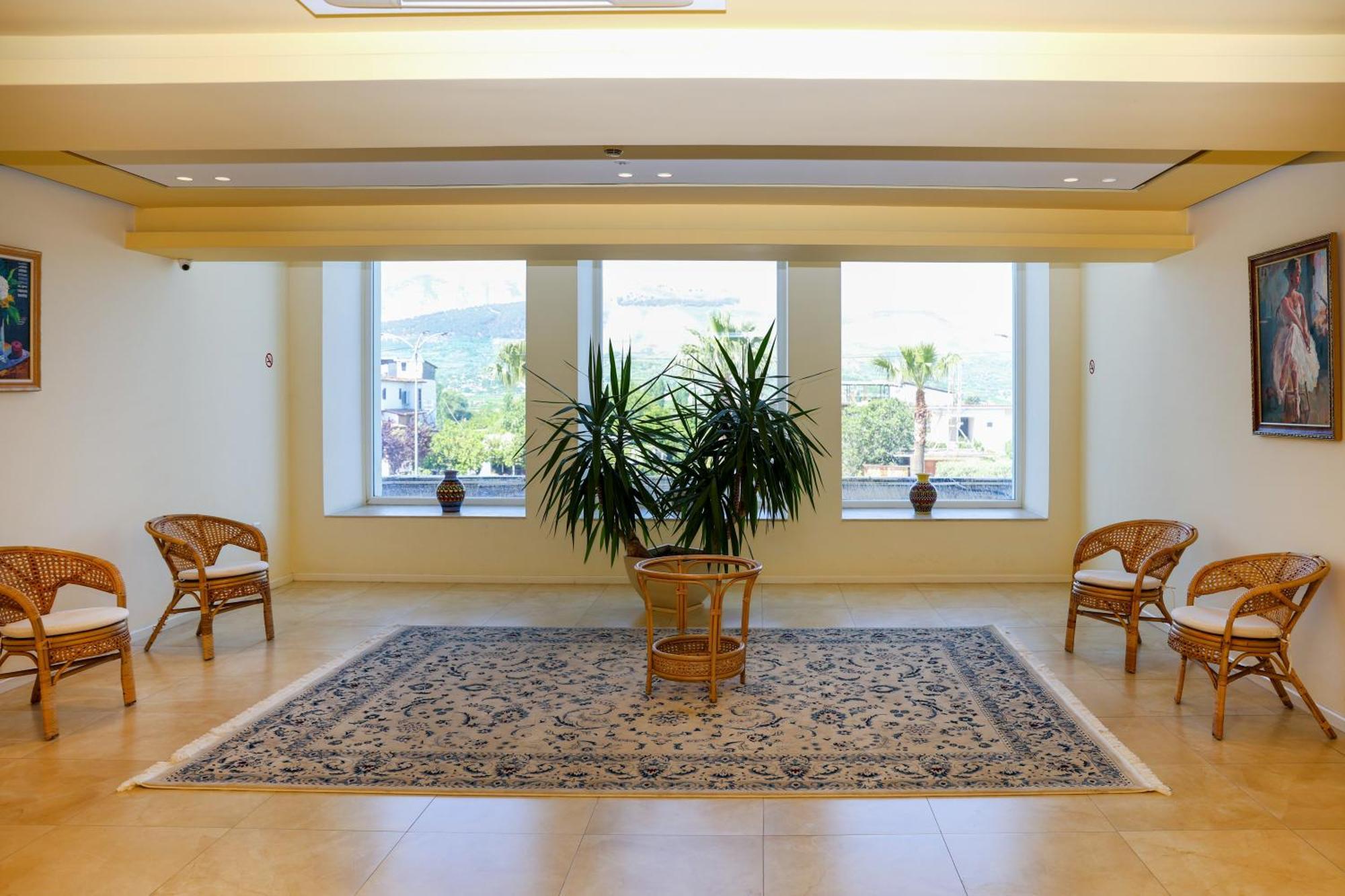 Grand White City Hotel Berat Dış mekan fotoğraf