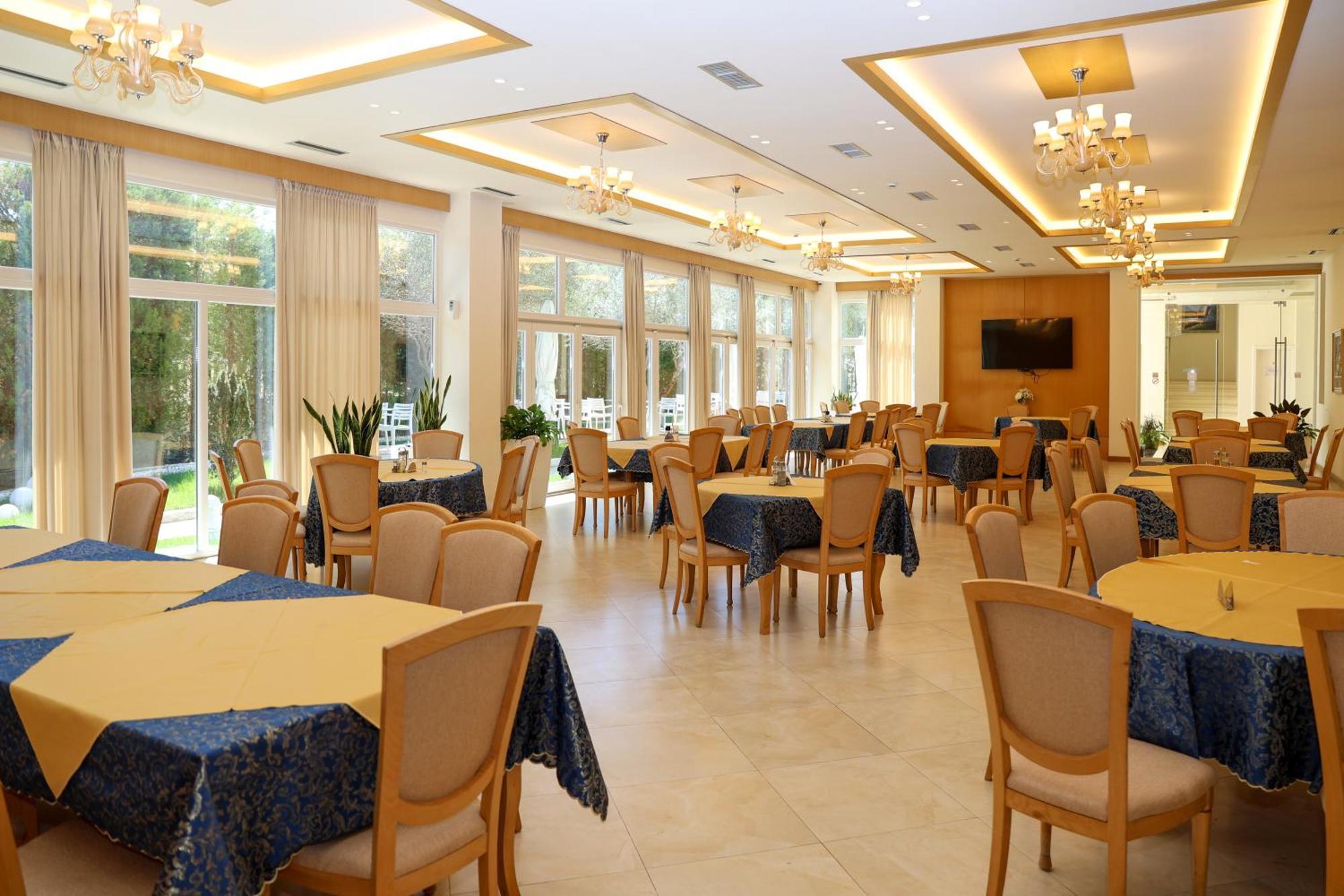 Grand White City Hotel Berat Dış mekan fotoğraf