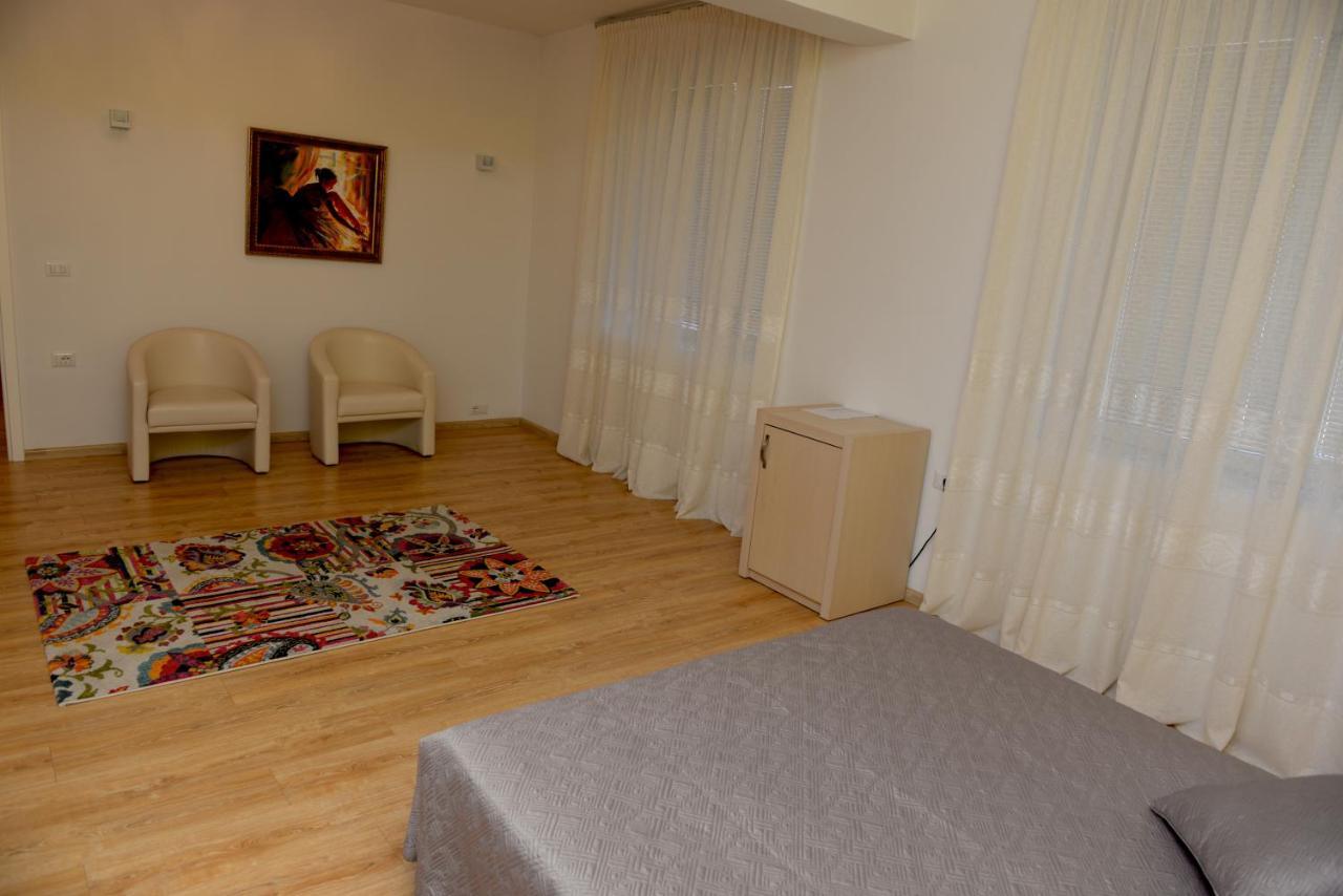 Grand White City Hotel Berat Dış mekan fotoğraf