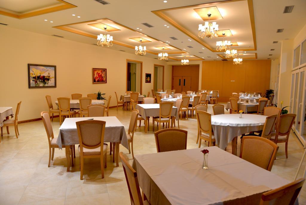 Grand White City Hotel Berat Dış mekan fotoğraf