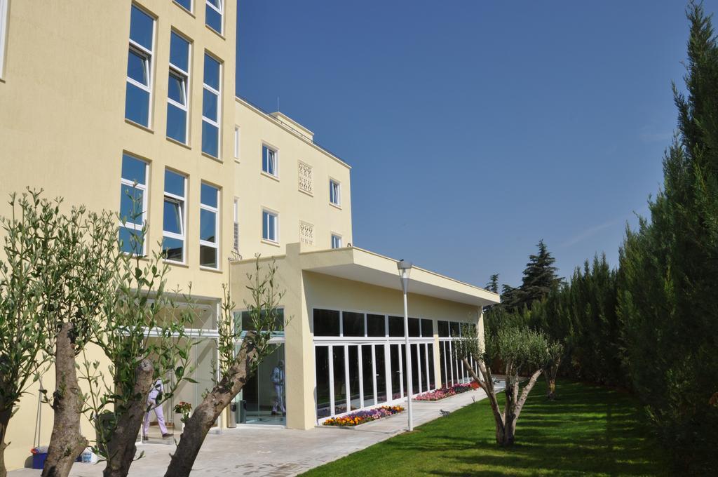 Grand White City Hotel Berat Dış mekan fotoğraf