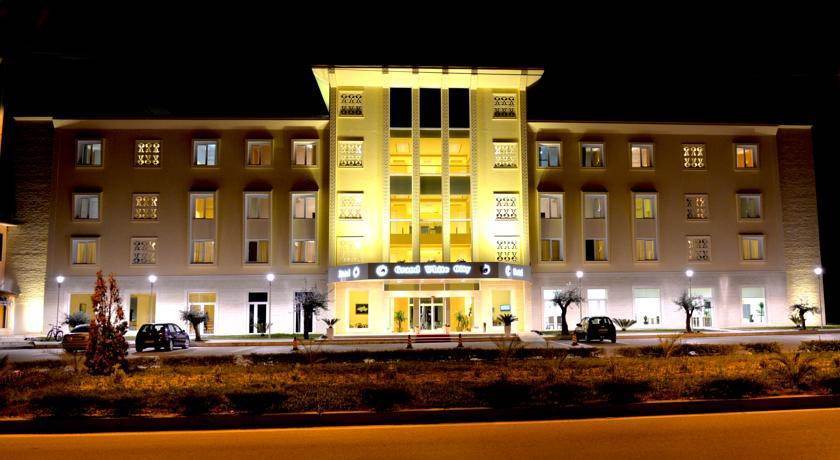 Grand White City Hotel Berat Dış mekan fotoğraf