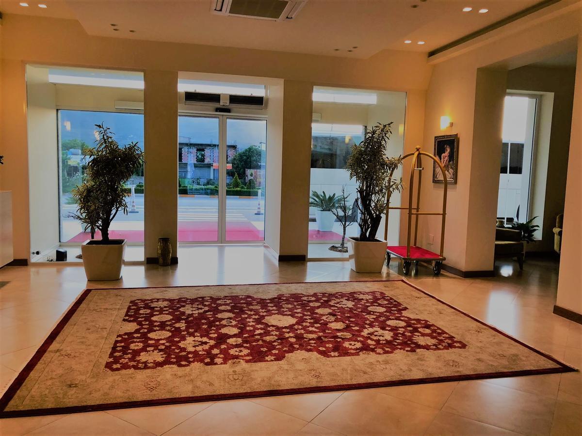 Grand White City Hotel Berat Dış mekan fotoğraf