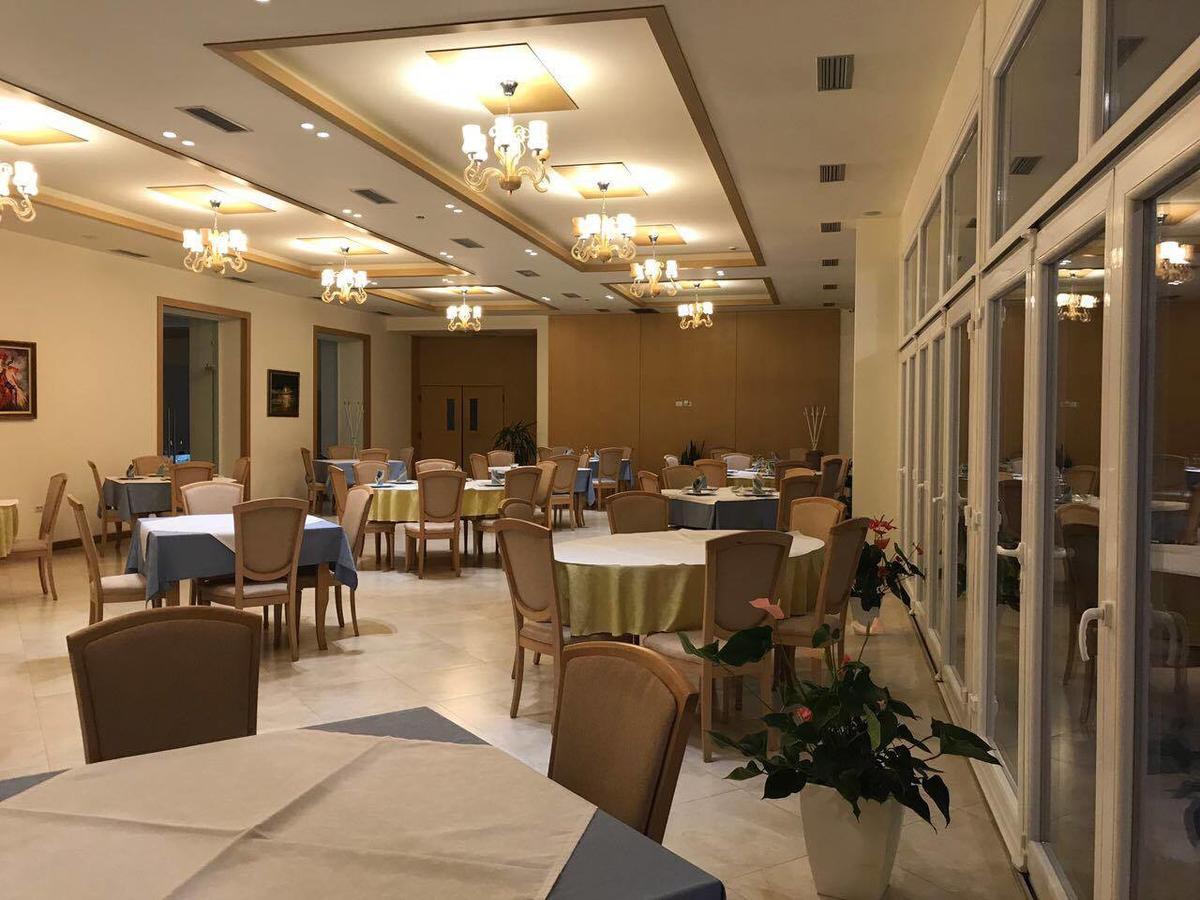 Grand White City Hotel Berat Dış mekan fotoğraf