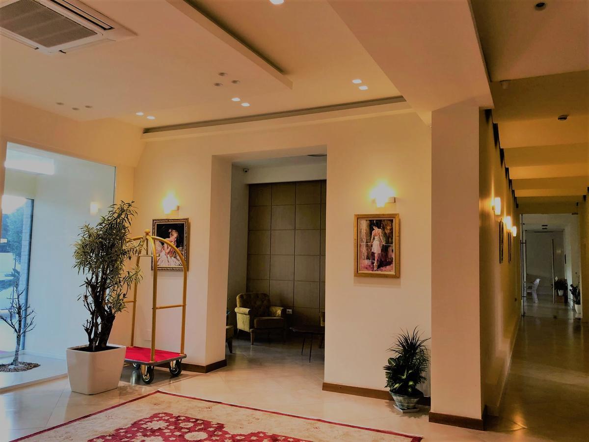Grand White City Hotel Berat Dış mekan fotoğraf